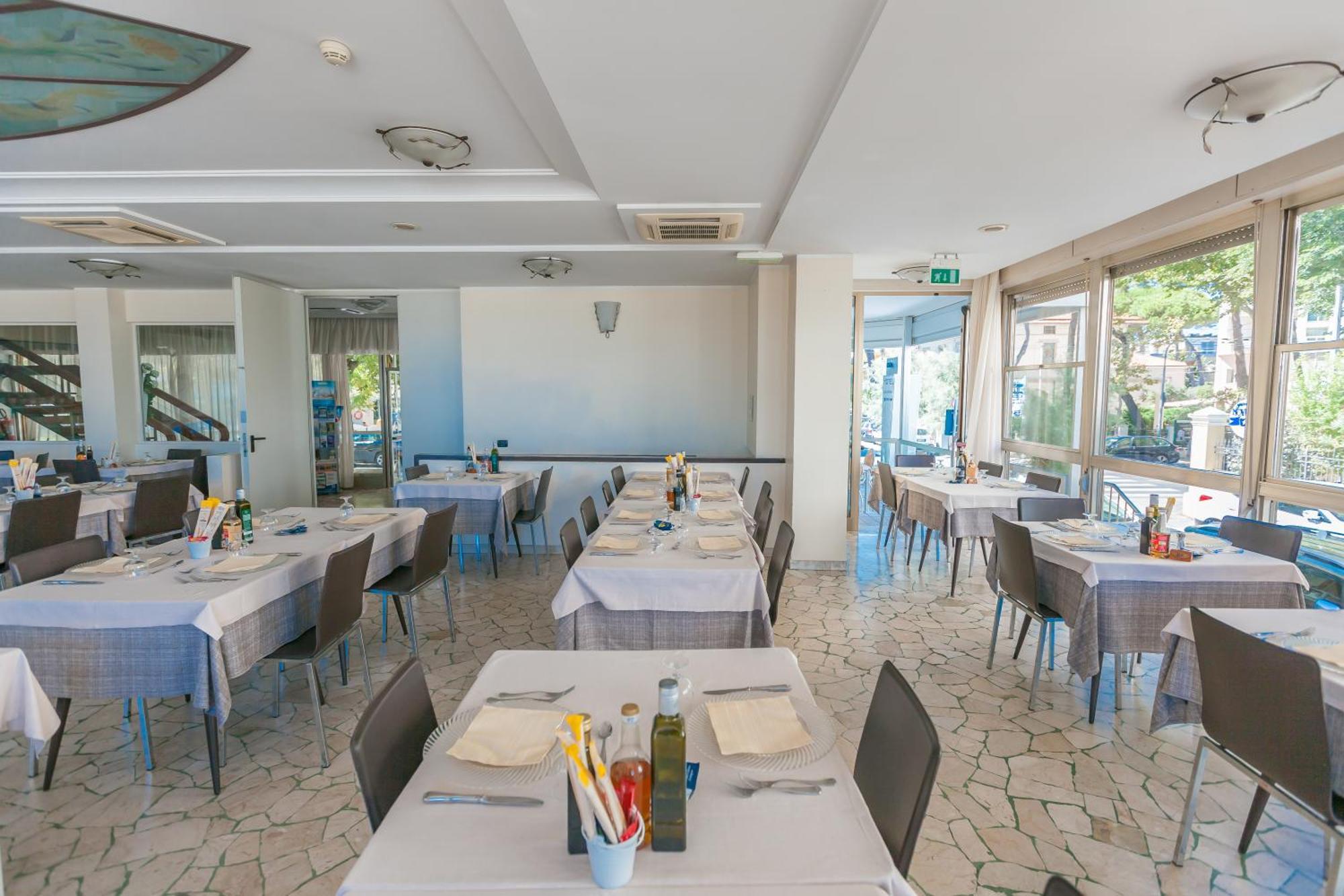 Hotel Patrizia Milano Marittima Exterior photo